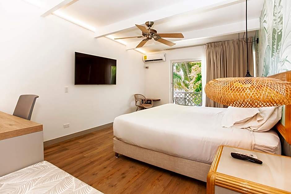 Hotel Cocoplum Beach