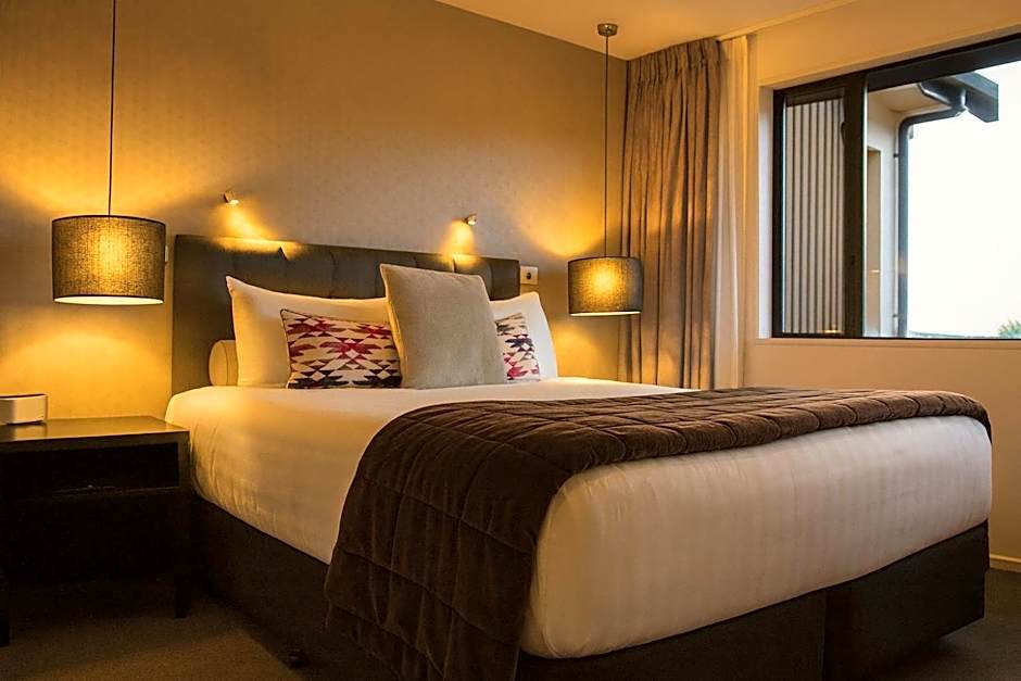 Village Lake Apartments