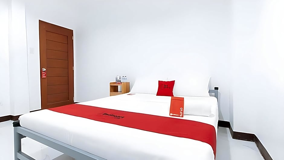 RedDoorz @ S & L Apartelle Daraga Albay