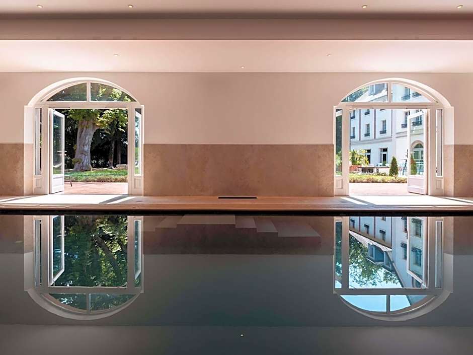Mercure Maintenon