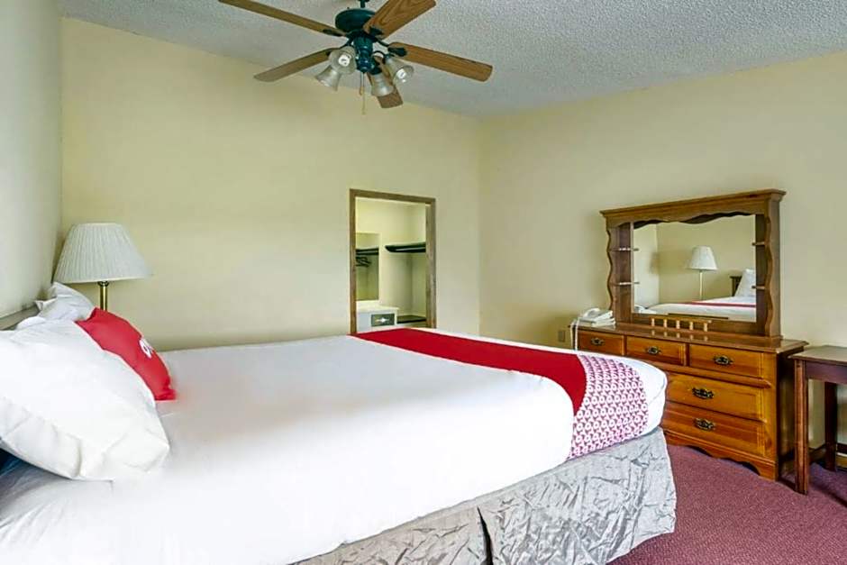 OYO Hotel Daleville AL Hwy 84