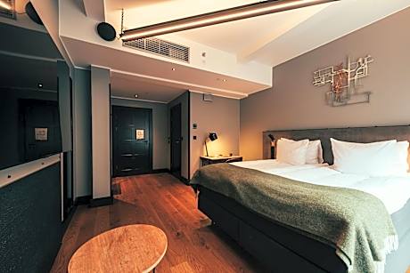 Superior, 1 King bed