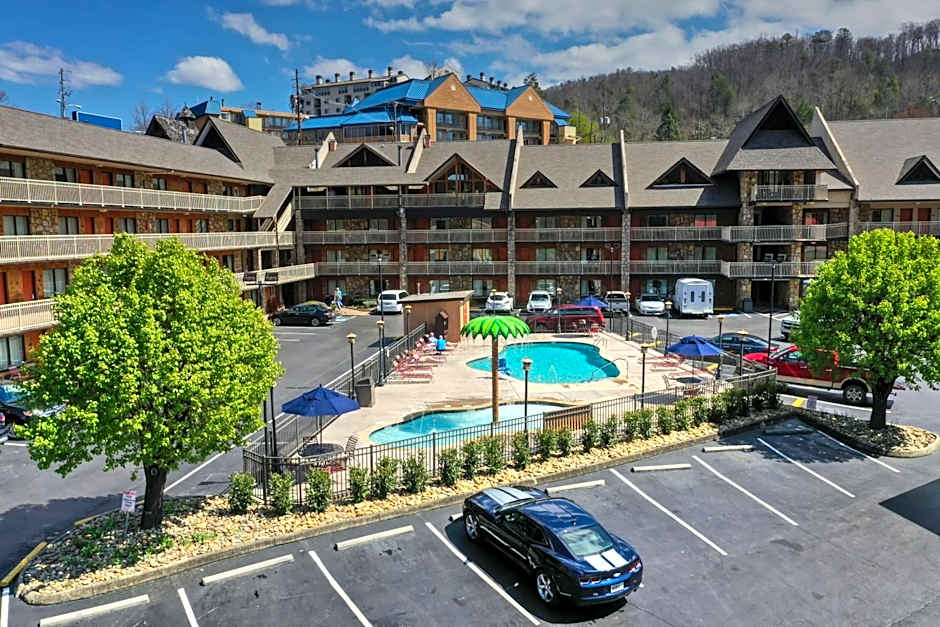 Crossroads Inn & Suites