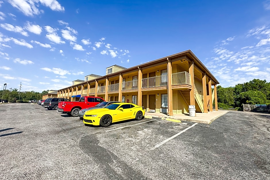 Bonita Lakes Inn