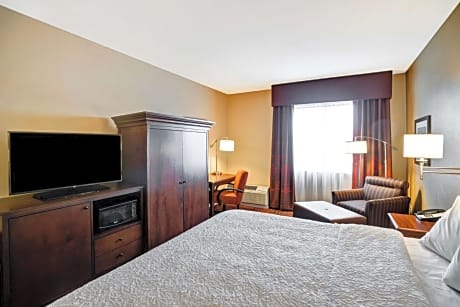 King Room with Sofa Bed and Study - Non-Smoking