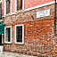 Hotel Henry