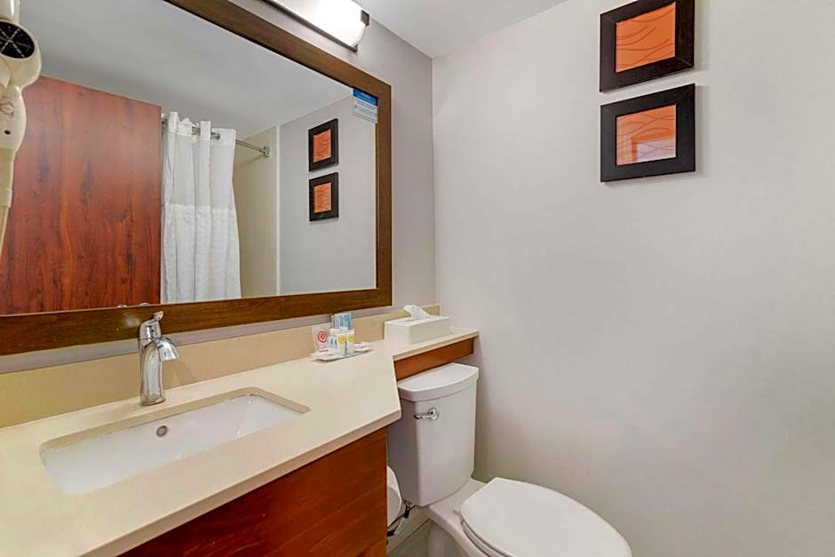 Comfort Inn Manchester Airport