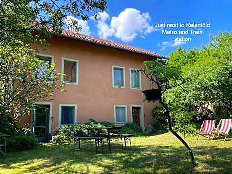 The Buda Side Garden - Dorms & Private Rooms
