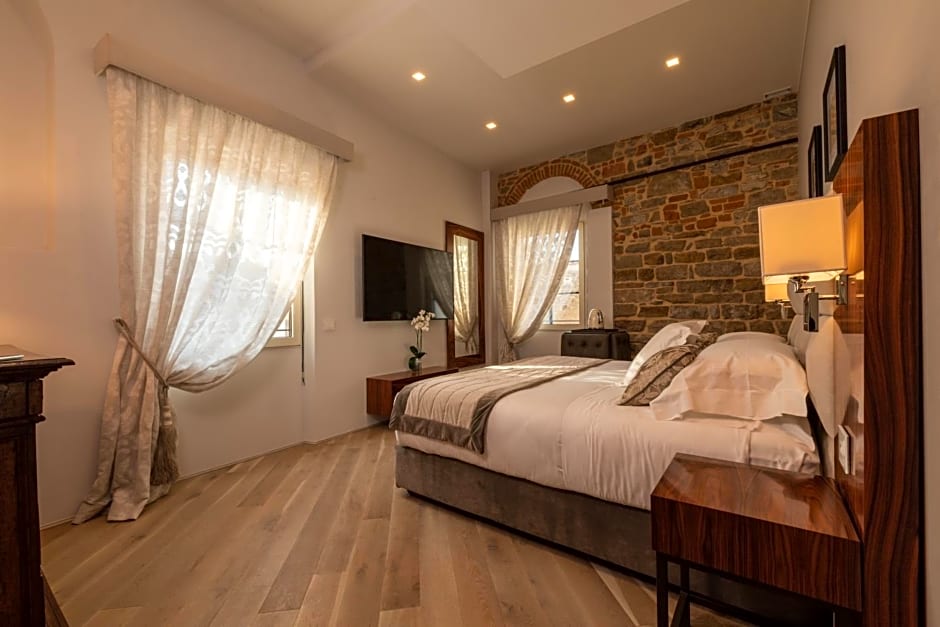 Donati Luxury Tower Suites