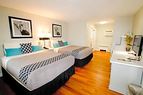 Double Room with Two Double Beds - Smoking