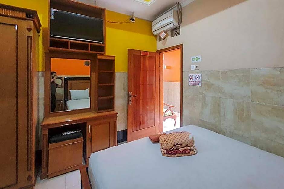 Homestay Gayatri Sawojajar near Univ Negeri Malang Kampus 2 Mitra RedDoorz