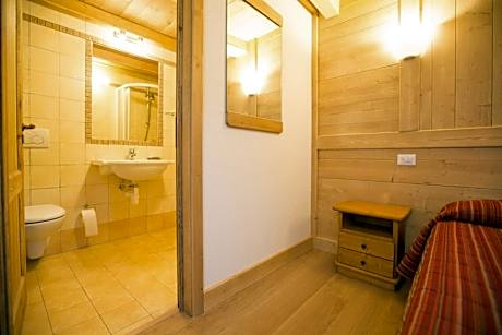 Superior Double Room (2 Adults + 1 Child)