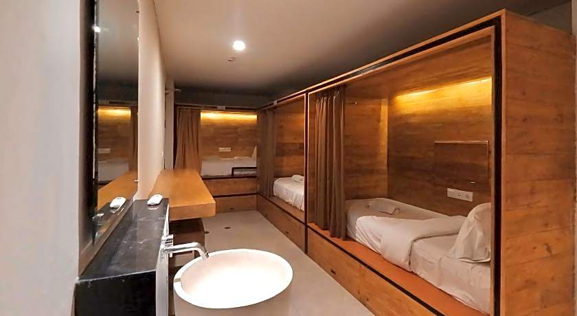 D beds Hostel
