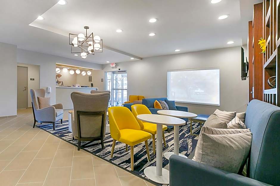 Comfort Inn & Suites