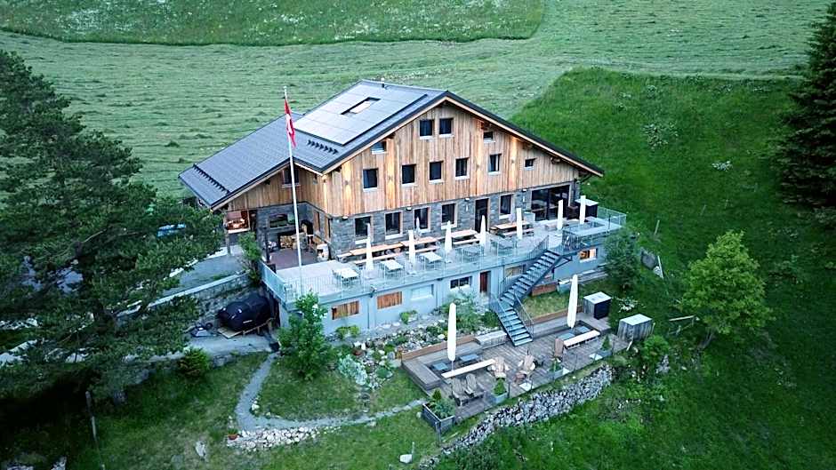 Berggasthaus Eggberge - Boutique Mountain Hotel - Access via Cablecar