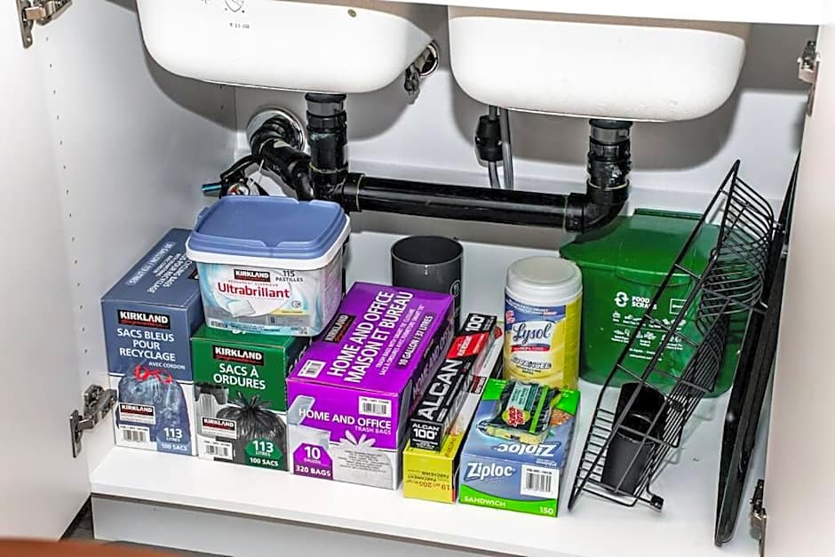 Cozy Nordic Utopia, Bsmt Suite near WEM & DT, King Bed, WiFi