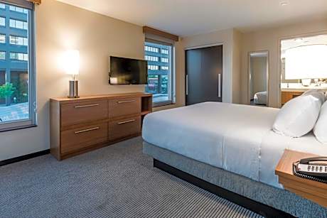 Specialty King Suite