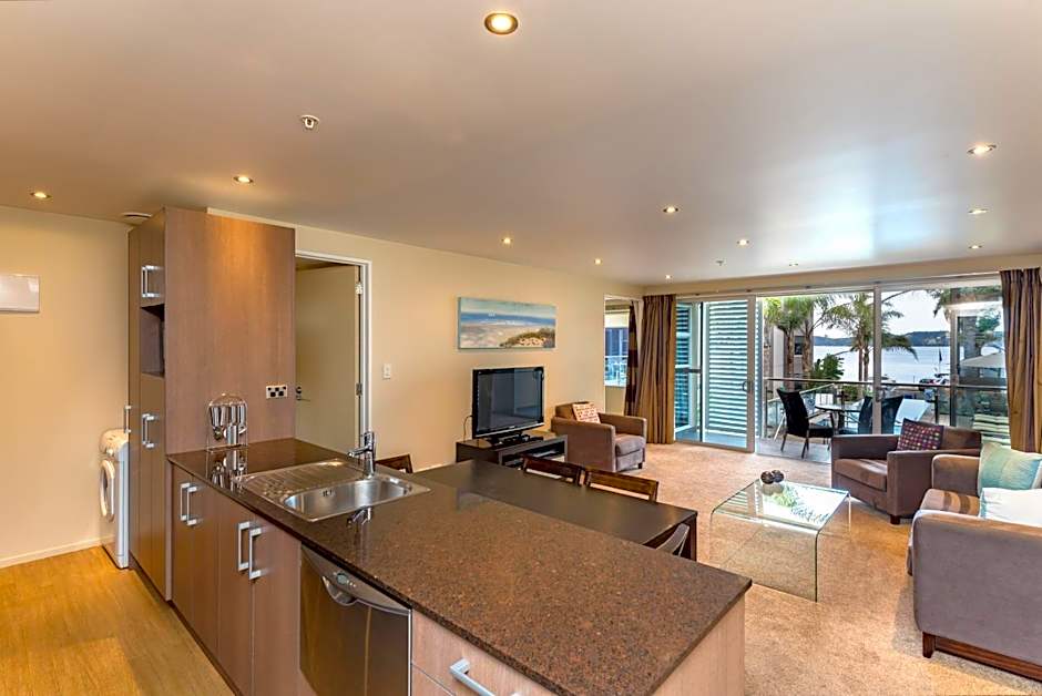 Edgewater Palms Apartments