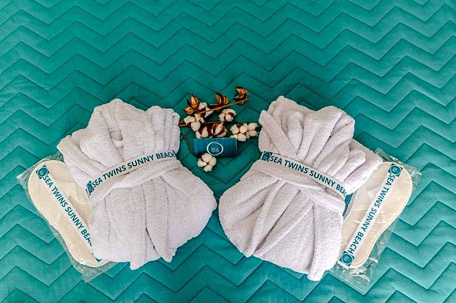 Sea Twins Luxury Aparthotel - 150 m from the beach