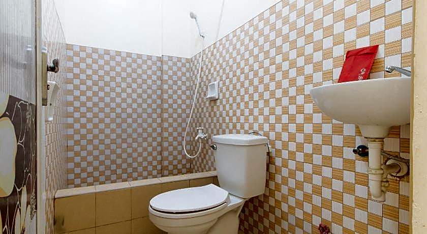 RedDoorz @ Golden Skye Hotel Guagua