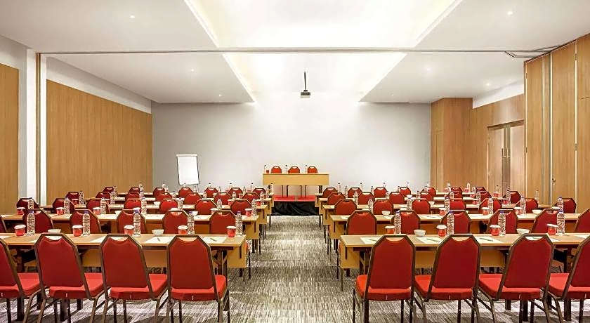 Ibis Makassar City Center Hotel