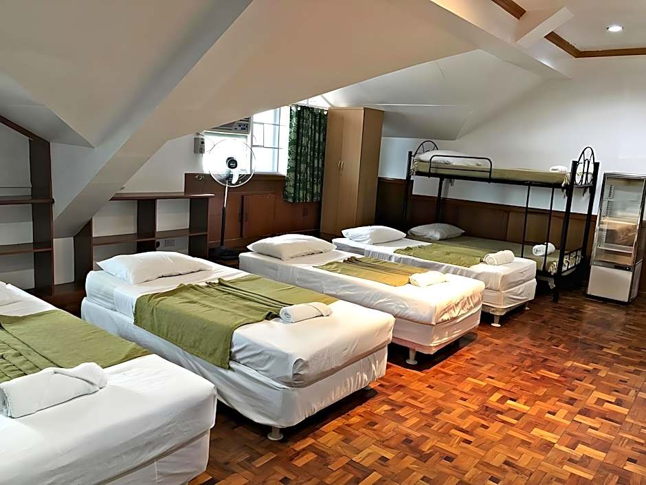 Tahanan Lakeview Hotel