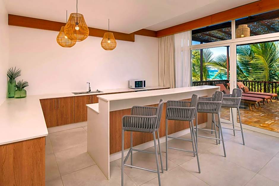 Le Mersenne Zanzibar, Autograph Collection