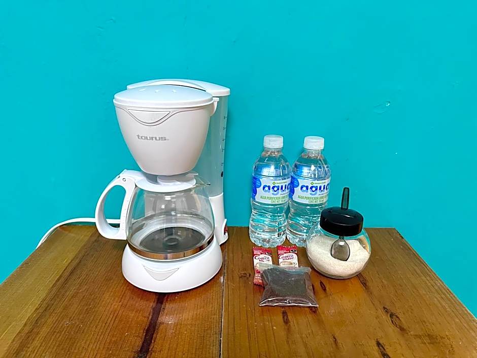 Suites Brisa Marina - atrás de Playa Regatas y el Malecón, 6 calles del Acuario