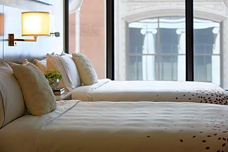 Queen Room with Two Queen Beds - Hearing Accessible