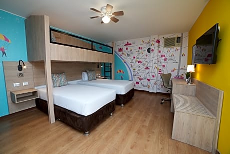 Traditional Twin Room with Bunk Bed