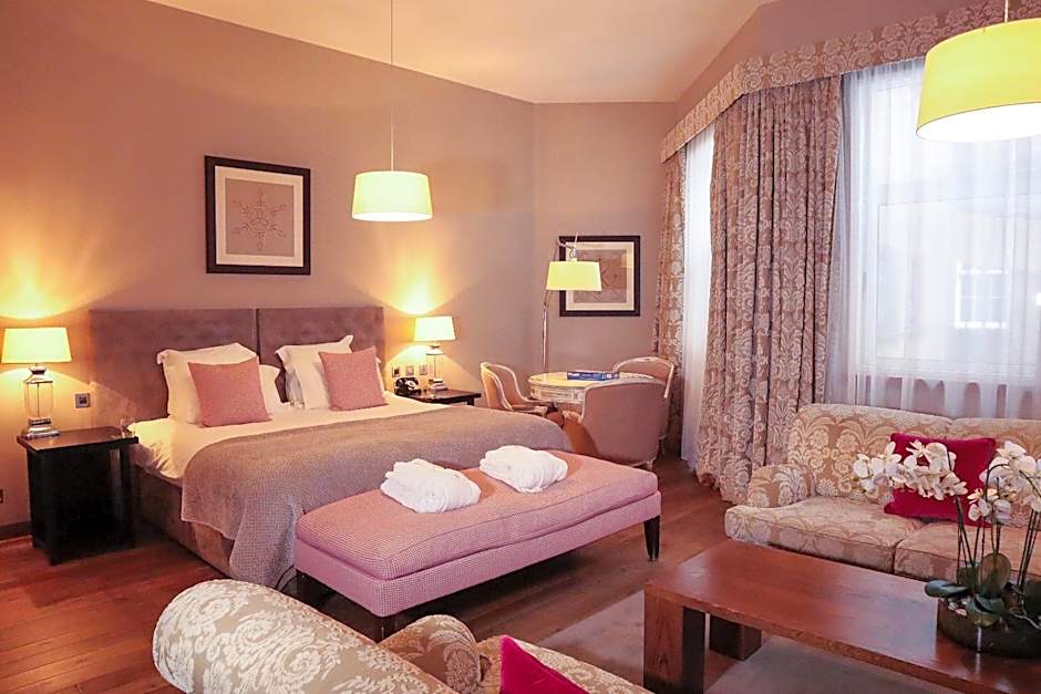 Photo 1 of 4 of Junior Suite