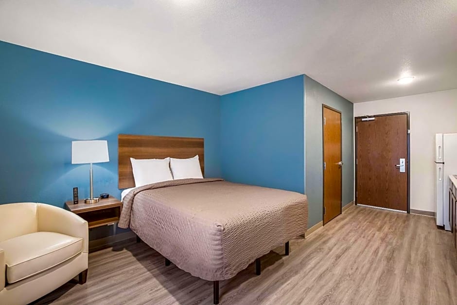 WoodSpring Suites Detroit Madison Heights