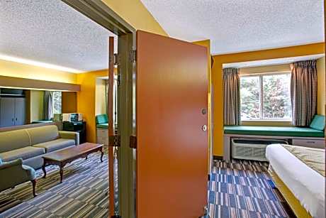 One Bedroom Suite - Non-Smoking