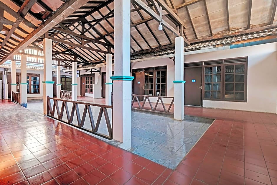 SPOT ON 92983 Hotel Ayu