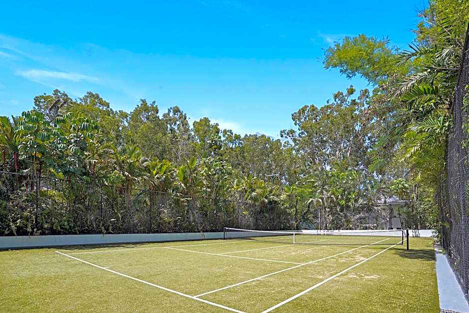 Elysium Private Accommodation at Beach Club & Spa