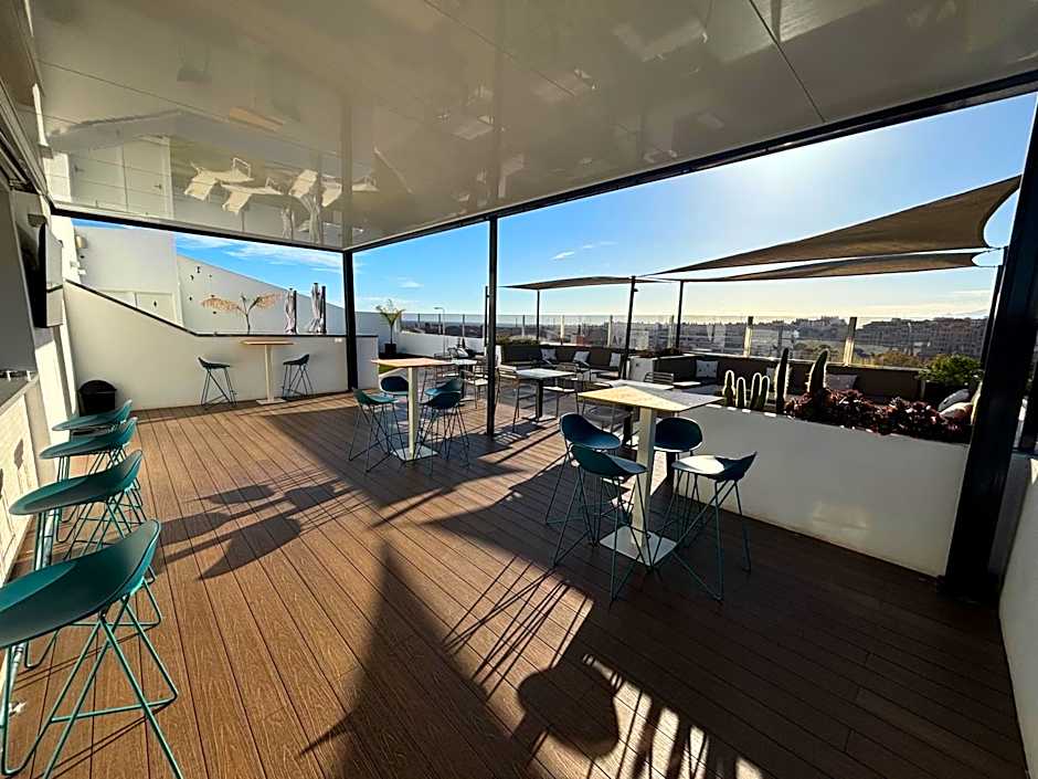 DAOS Suites & Terrace Marbella