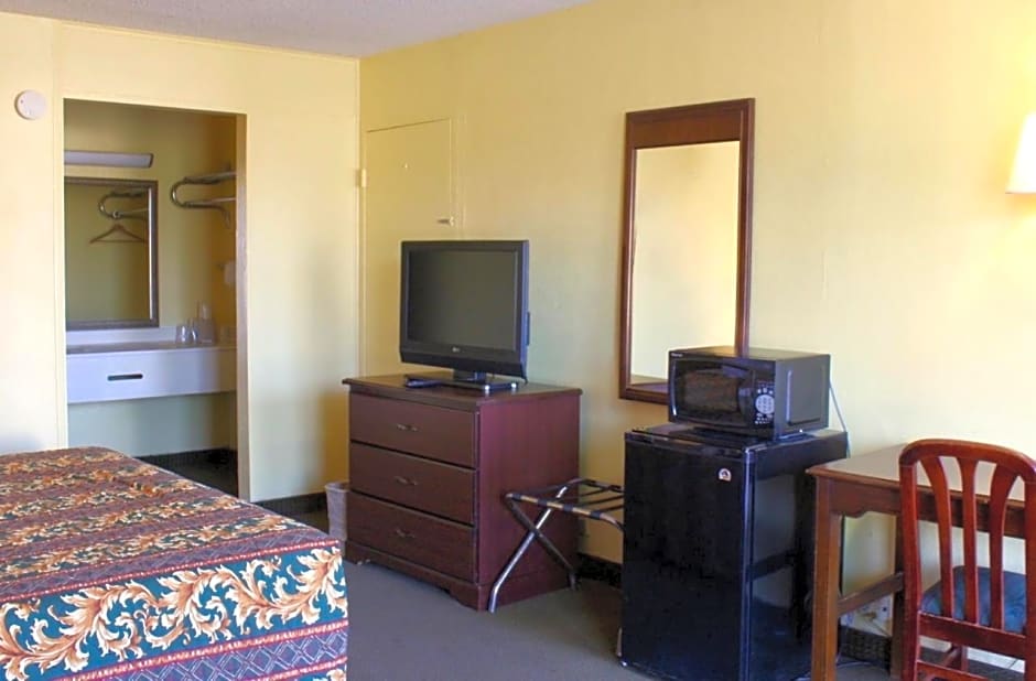 Relax Inn - Monroe