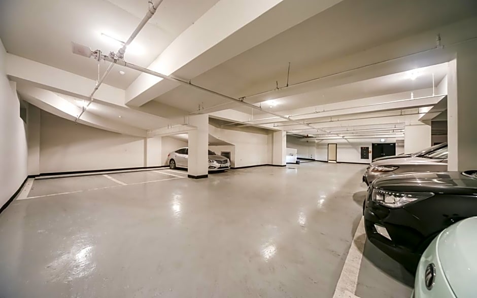 Changwon Brown dot Hotel Palyong