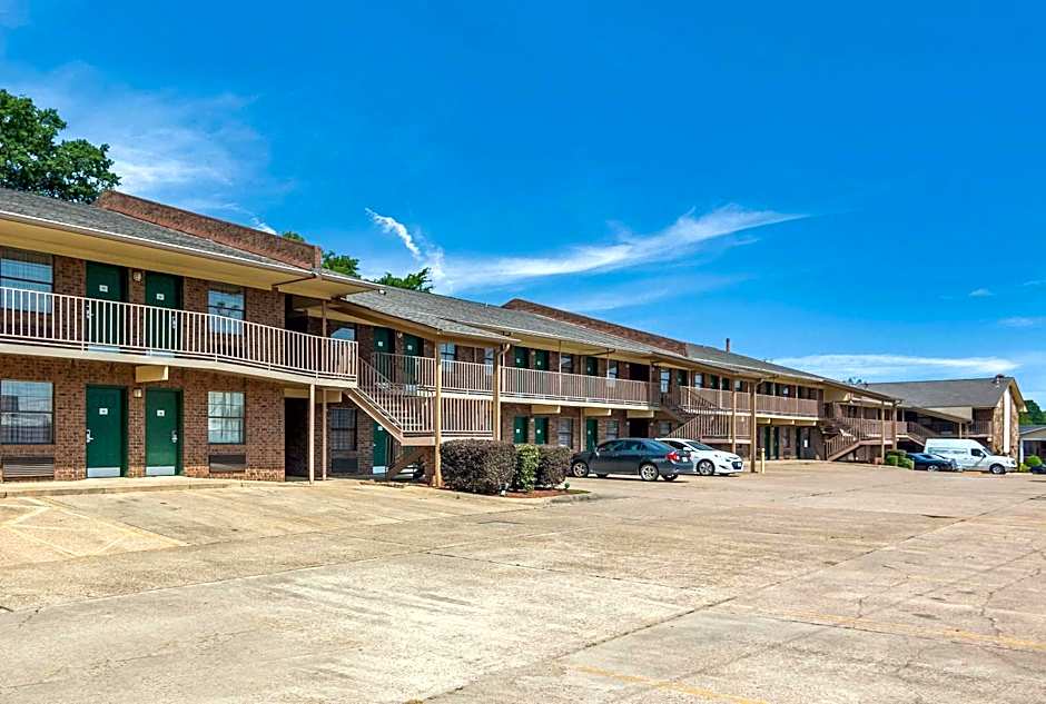 Quality Inn Magnolia