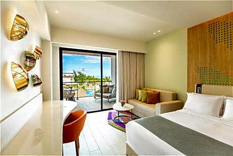 Club Junior King Suite with Ocean View