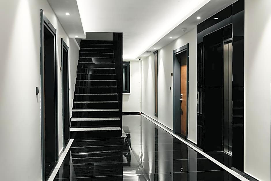 Ceneviz Suit Hotel