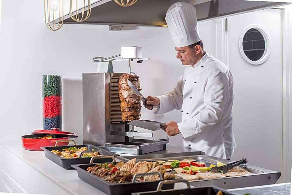 Mari Kristin Beach Hotel