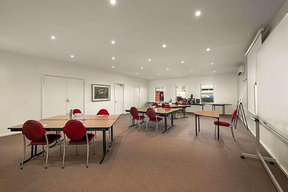Quest Moonee Valley Hotel