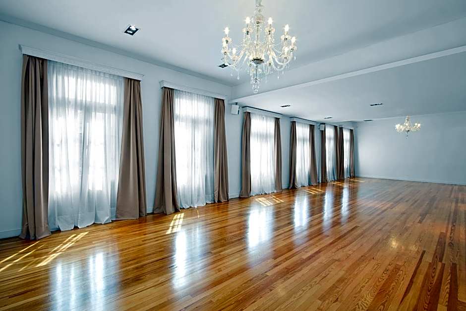 San Isidro Plaza Hotel