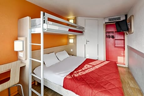 Triple Room (1 Double Bed + 1 Single Bed)