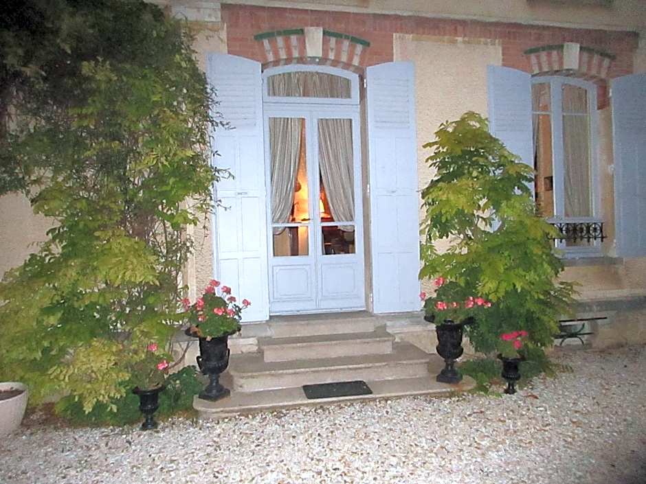 Villa Maziere Bourbon Conti