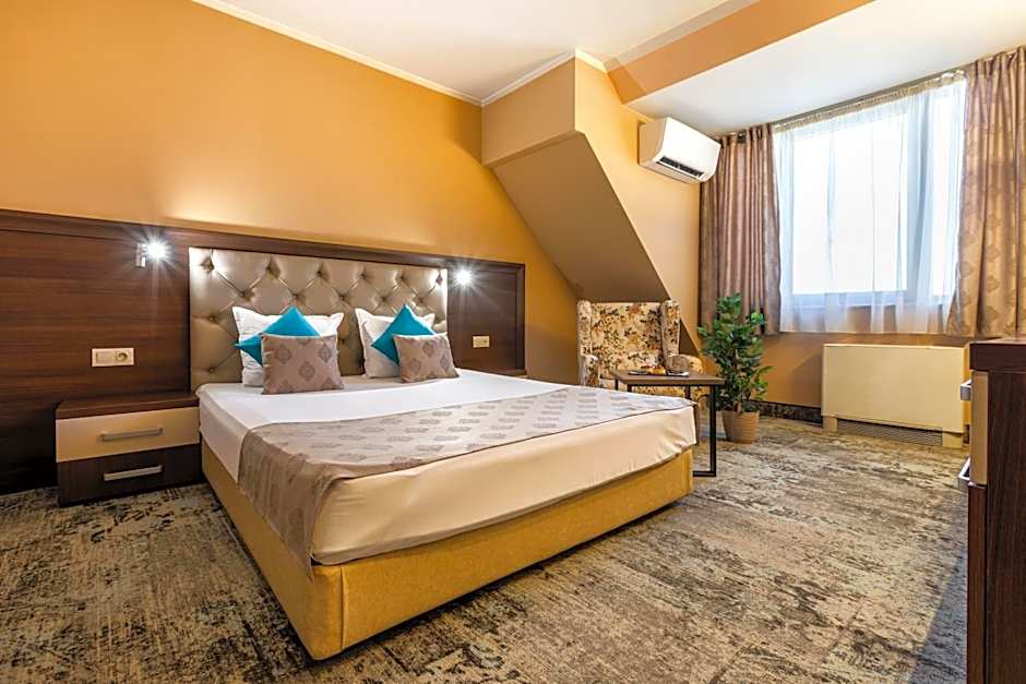 Business Hotel Plovdiv - Central Location