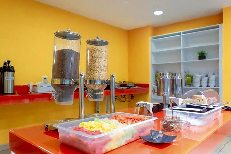 Sleep Inn Leon Antares