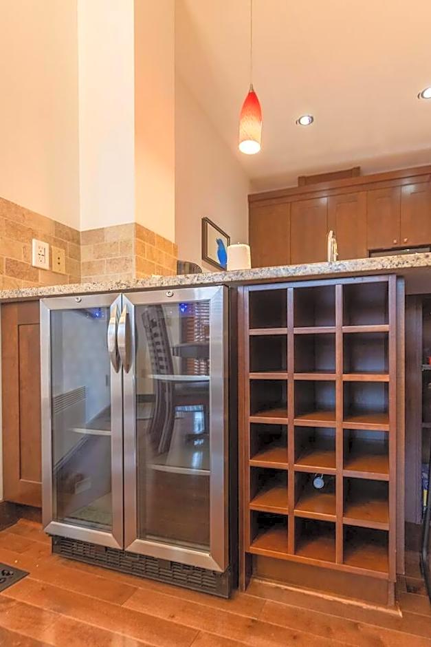 Luxurious 901 Condos by Fernie Central Reservations