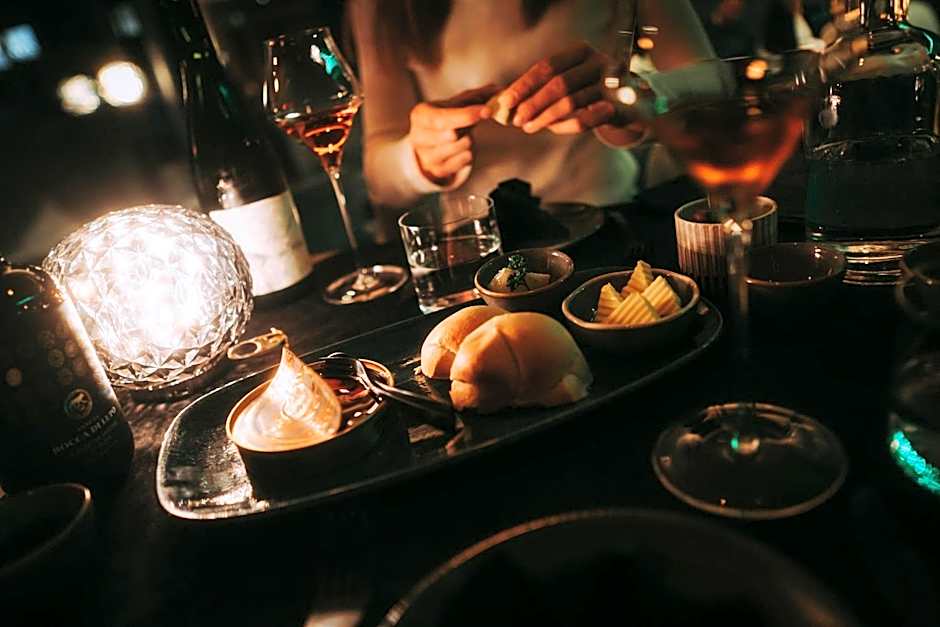 MONS suites wine passion